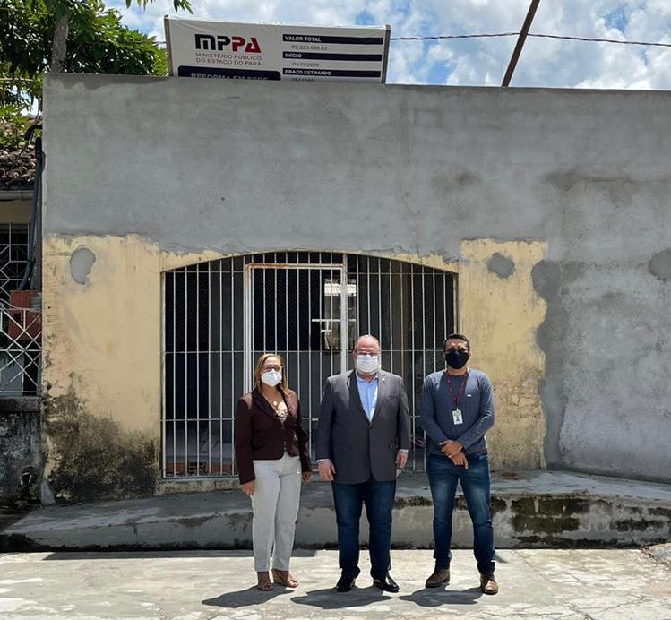 Comitiva visitou obras da nova sede da promotoria de Oriximiná Comitiva visitou obras da nova sede da promotoria de Oriximiná