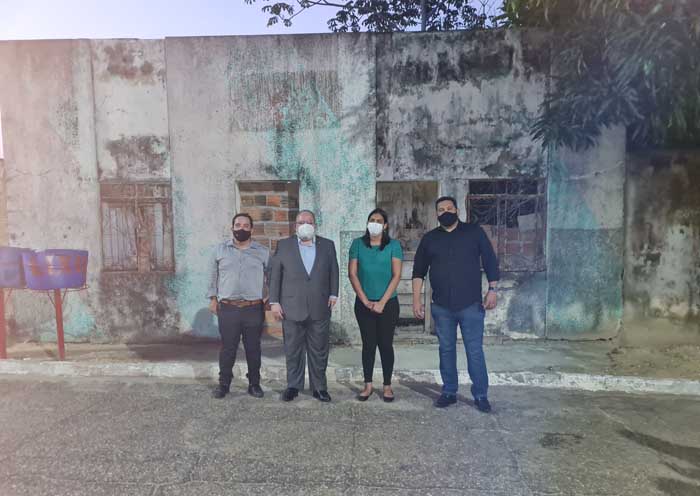 PGJ César Mattar Jr, PJ Erick Fernandes, Prefeita Marcellanne Cristina e Procurador do Município Ulisses Veiga a frente do terreno doado ao MPPA PGJ César Mattar Jr, PJ Erick Fernandes, Prefeita Marcellanne Cristina e Procurador do Município Ulisses Veiga a frente do terreno doado ao MPPA