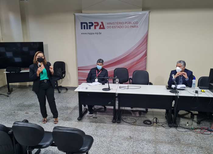 Subprocuradora-Geral Ubiragilda Pimentel conversou com os servidores sobre as propostas da administração superior Subprocuradora-Geral Ubiragilda Pimentel conversou com os servidores sobre as propostas da administração superior